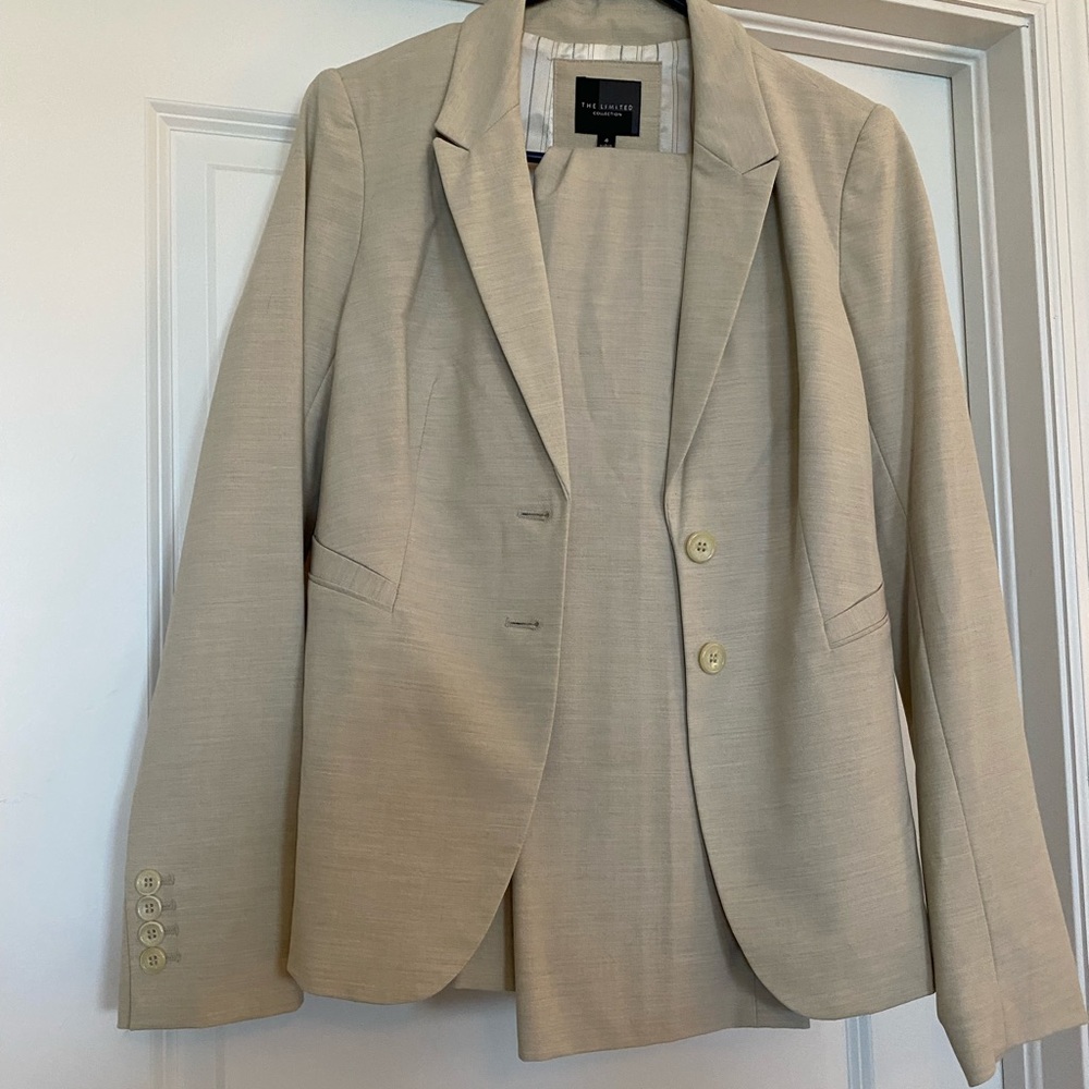 The Limited women's suit size 4 still has tags
